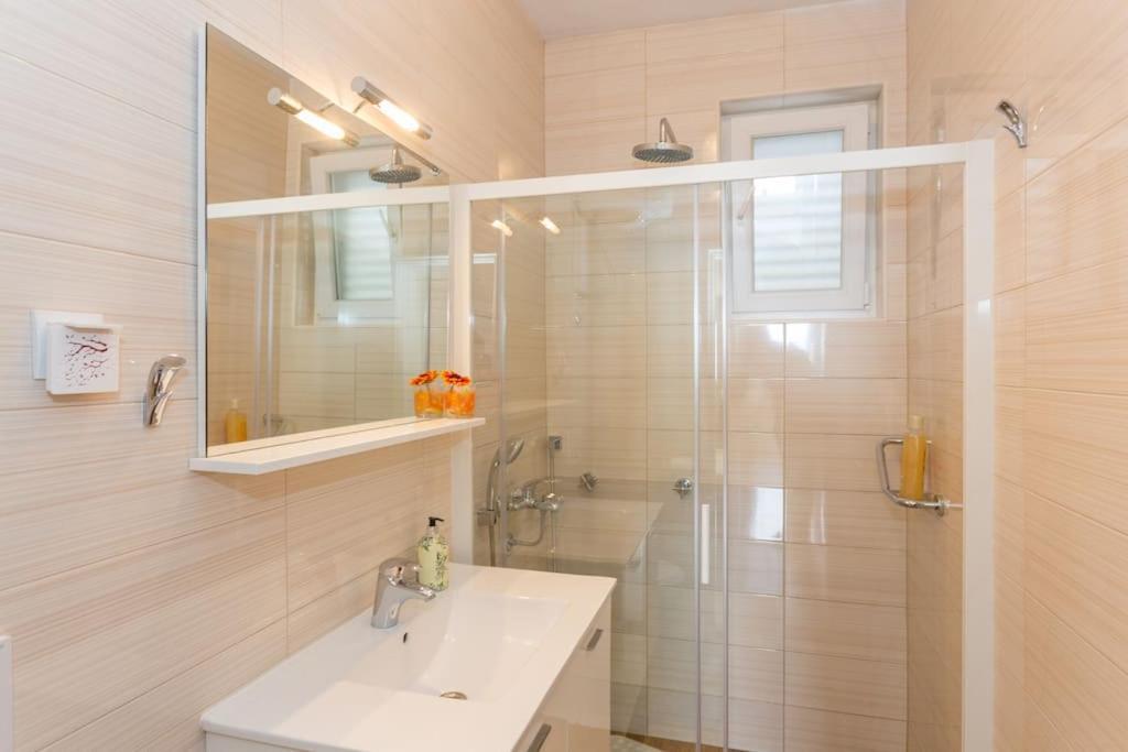 Charming View Old Town Ap, With Free Parking Apartment Дубровник Екстериор снимка